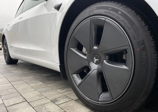 Tesla Model 3 cena 125900 przebieg: 33000, rok produkcji 2021 z Żmigród małe 631